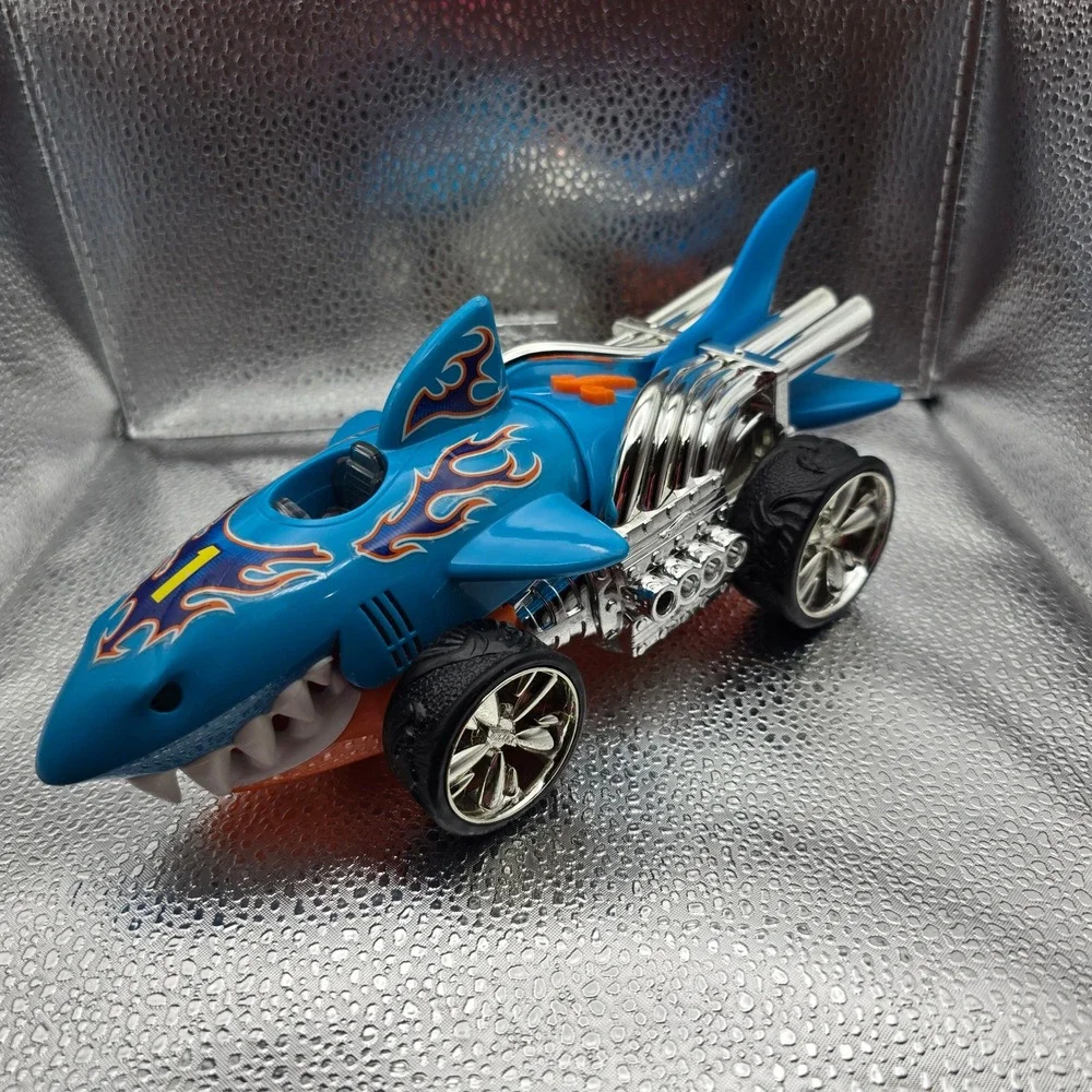 Hot Wheels Toy State Blue Shark Cruiser Car Light & Sounds Sharkruiser 2014 9